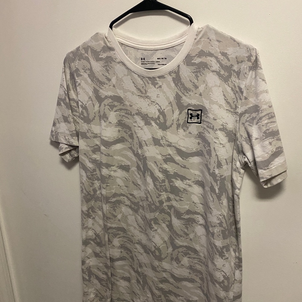 Mens under armour shirt